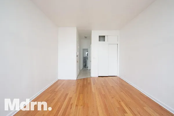 Rented by Mdrn Residential | media 1