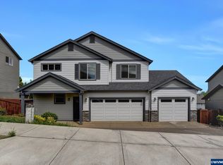 276 SW Mount Adams St, McMinnville, OR