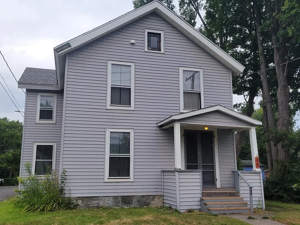 Front yard/River Street view