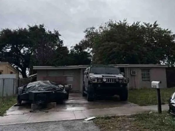 5820 Mayo St, Hollywood, FL 33023