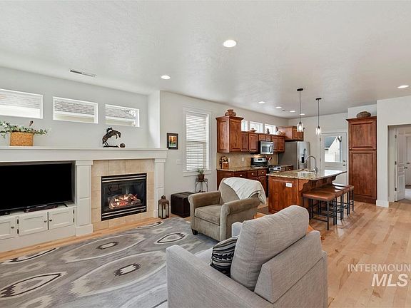 5th image of 5998 N Willowdale Ln