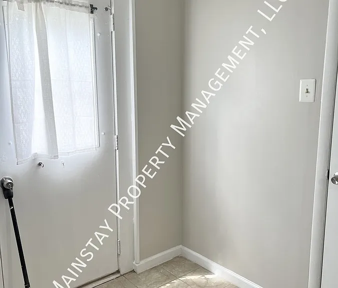 8802 Groton Ct — Photo 25