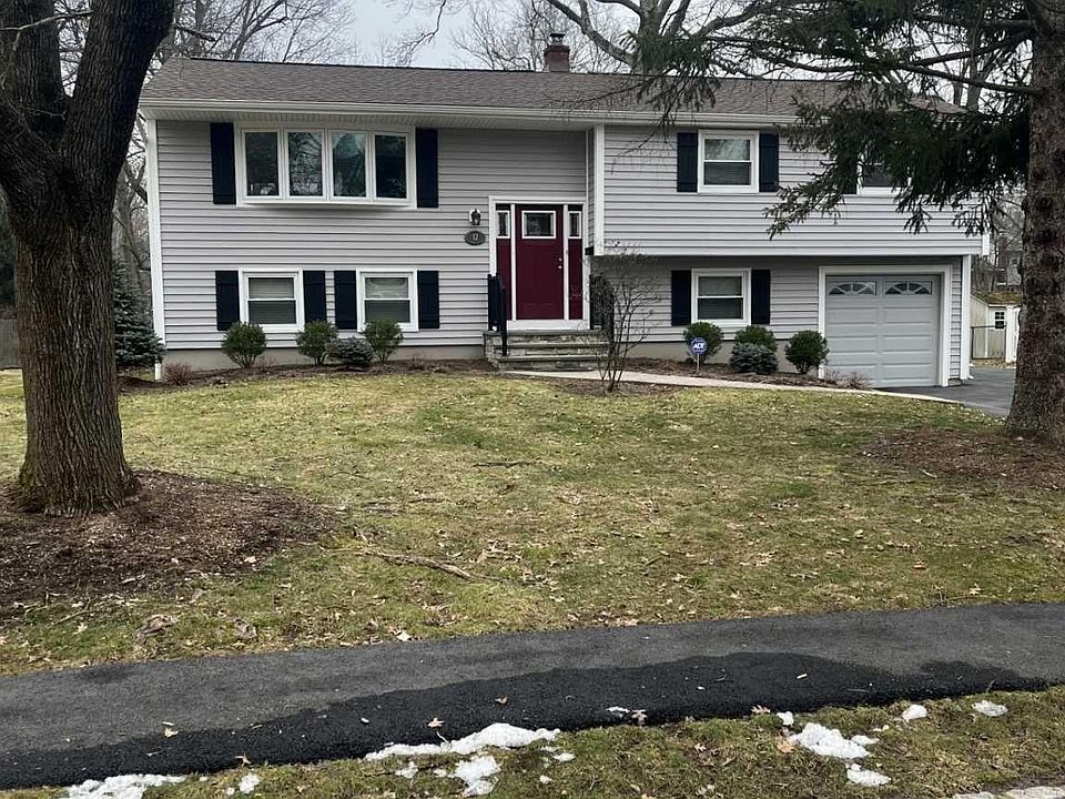 1st image of 12 Knollwood Dr