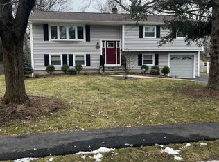 12 Knollwood Dr, Livingston, NJ 07039