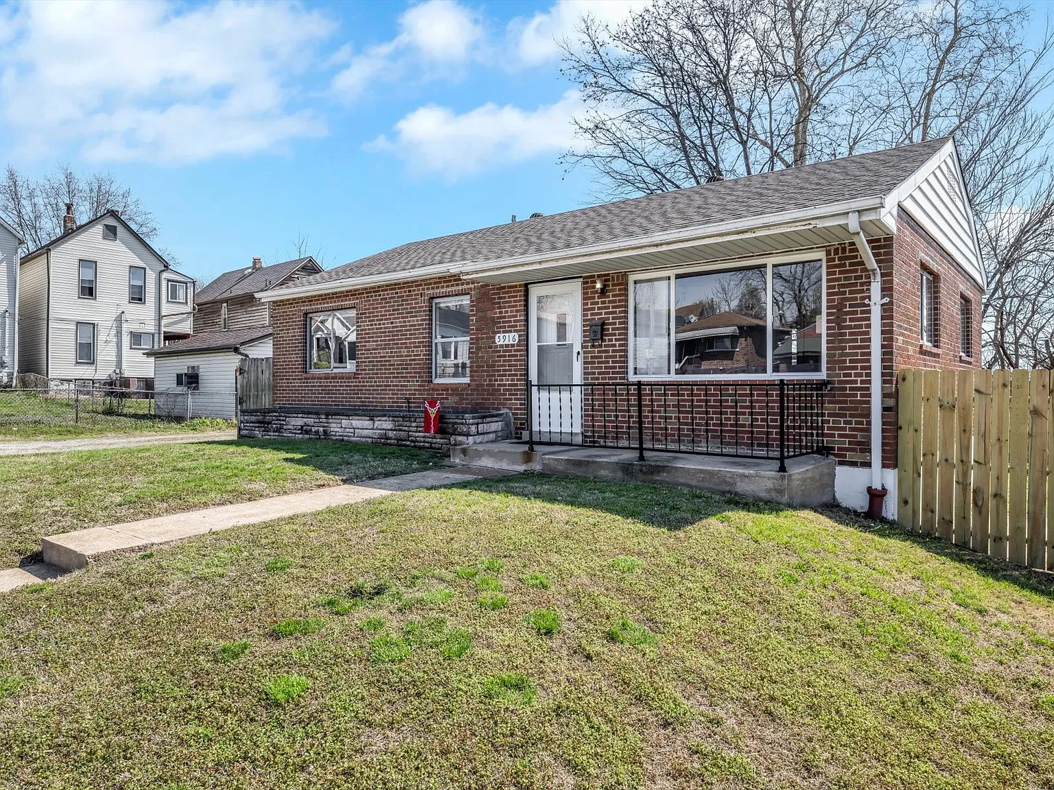 3 bed, 1812 sqft, $2,600 — Photo 2