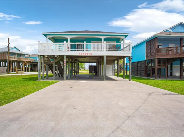 988 Gulf Rd, Crystal Beach, TX 77650