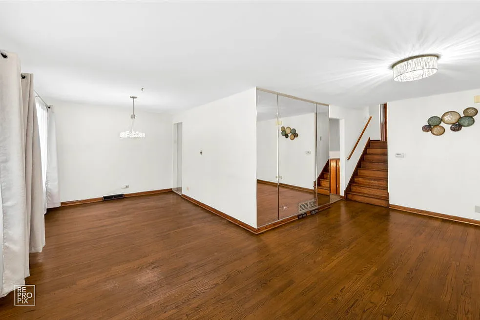 Building Photo - 7218 W 110th Pl