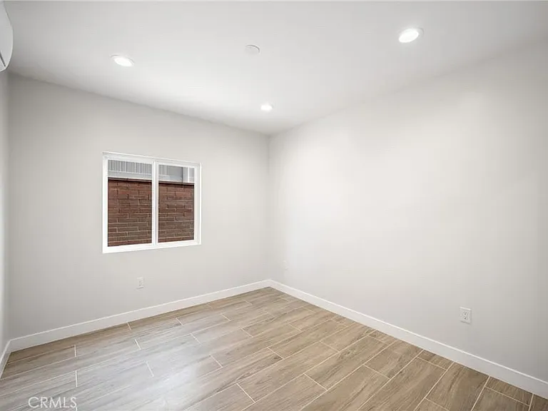 768 N Workman St — Photo 8
