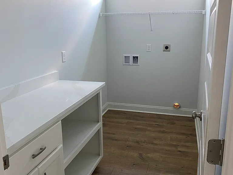 215 Bailey Cir — Photo 18