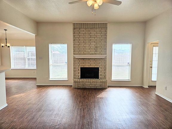 3rd image of 828 Serenity Dr