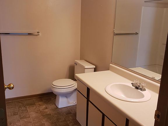 3rd image of 1020 Riverbend Dr #203