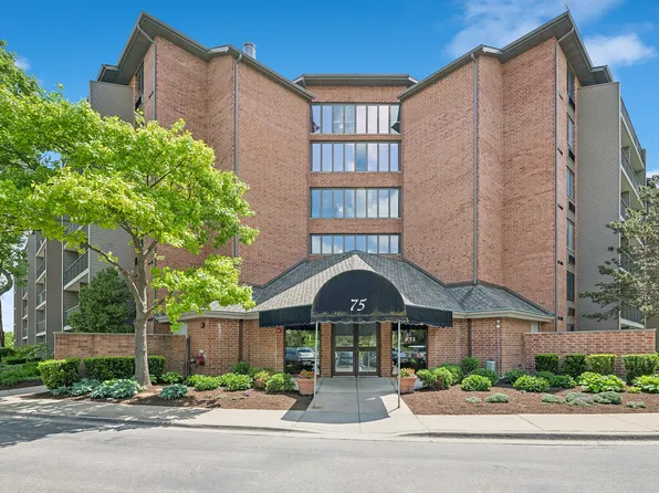 75 Kristin Cir APT 512, Schaumburg, IL 60195