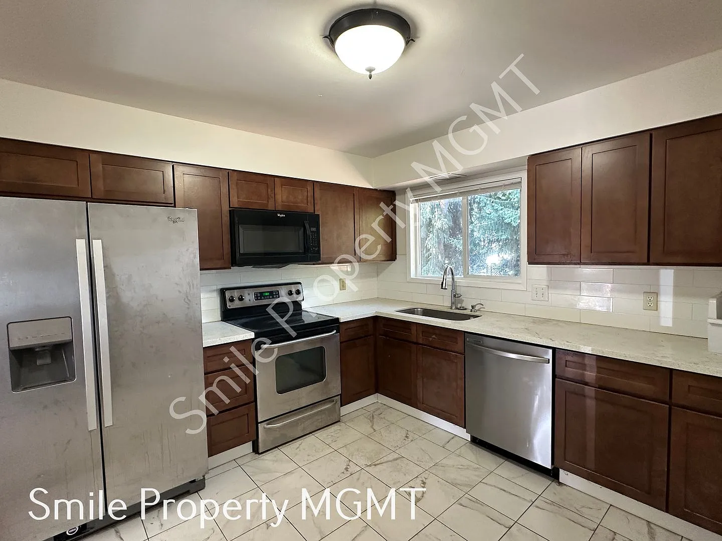 Remodeled Split - Level House in a Quiet Community — Photo 4