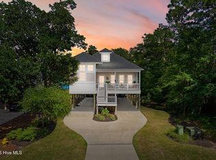 322 NE 42nd St, Oak Island, NC 28465