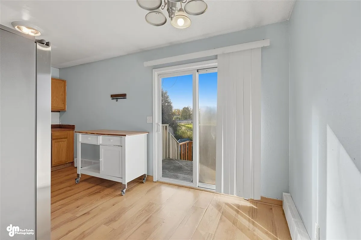 2 bed, 850 sqft, $1,900 — Photo 4