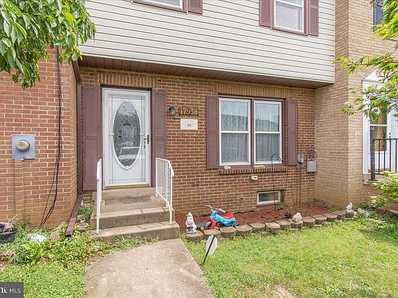 2nd image of 17938 Hickory Ln