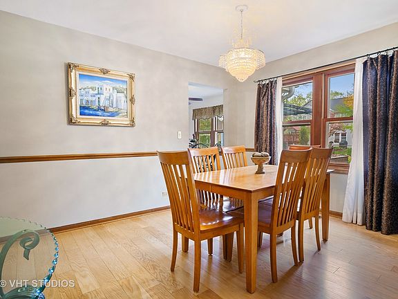 5th image of 1585 Westbury Dr