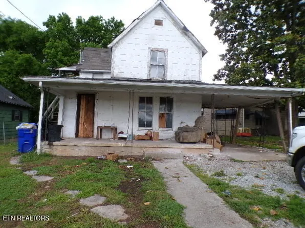 941 Unaka St, Harriman, TN 37748