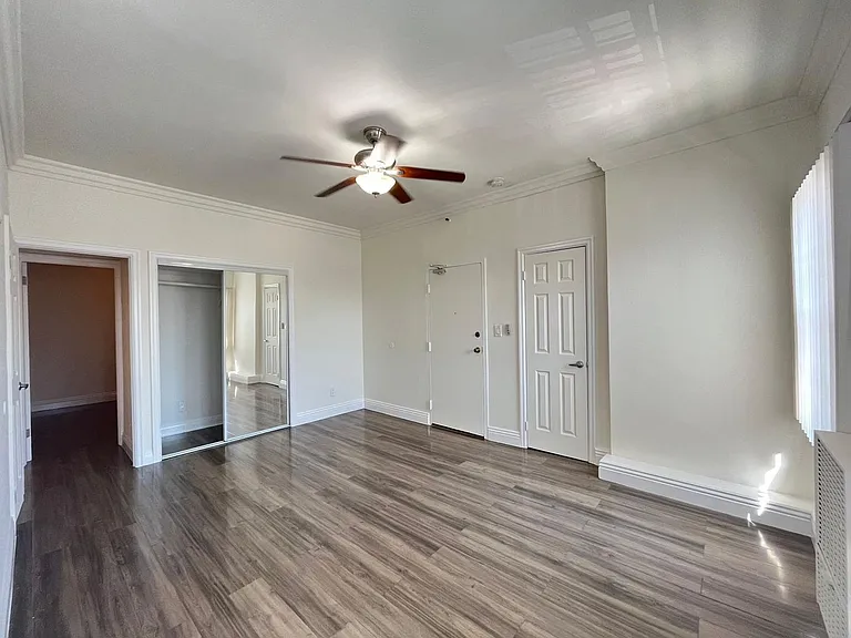 2743 San Marino Street — Photo 11