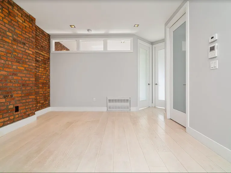 248 Mott St #13 — Photo 4