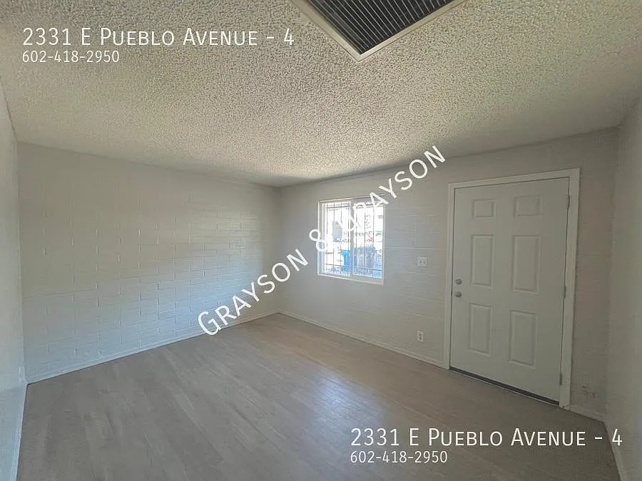 Building Photo - 2331 E Pueblo Ave #4