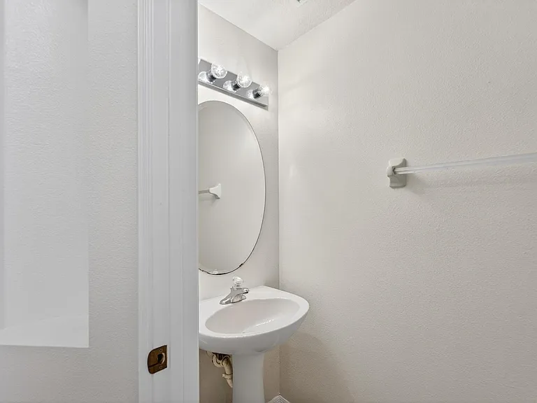 30132 Mossbank Dr — Photo 7