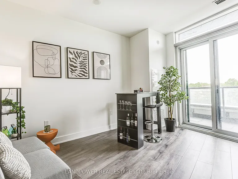585 Bloor St E #415 — Photo 22