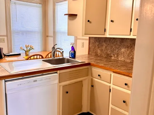 15 Church St #2, Warren, RI 02885