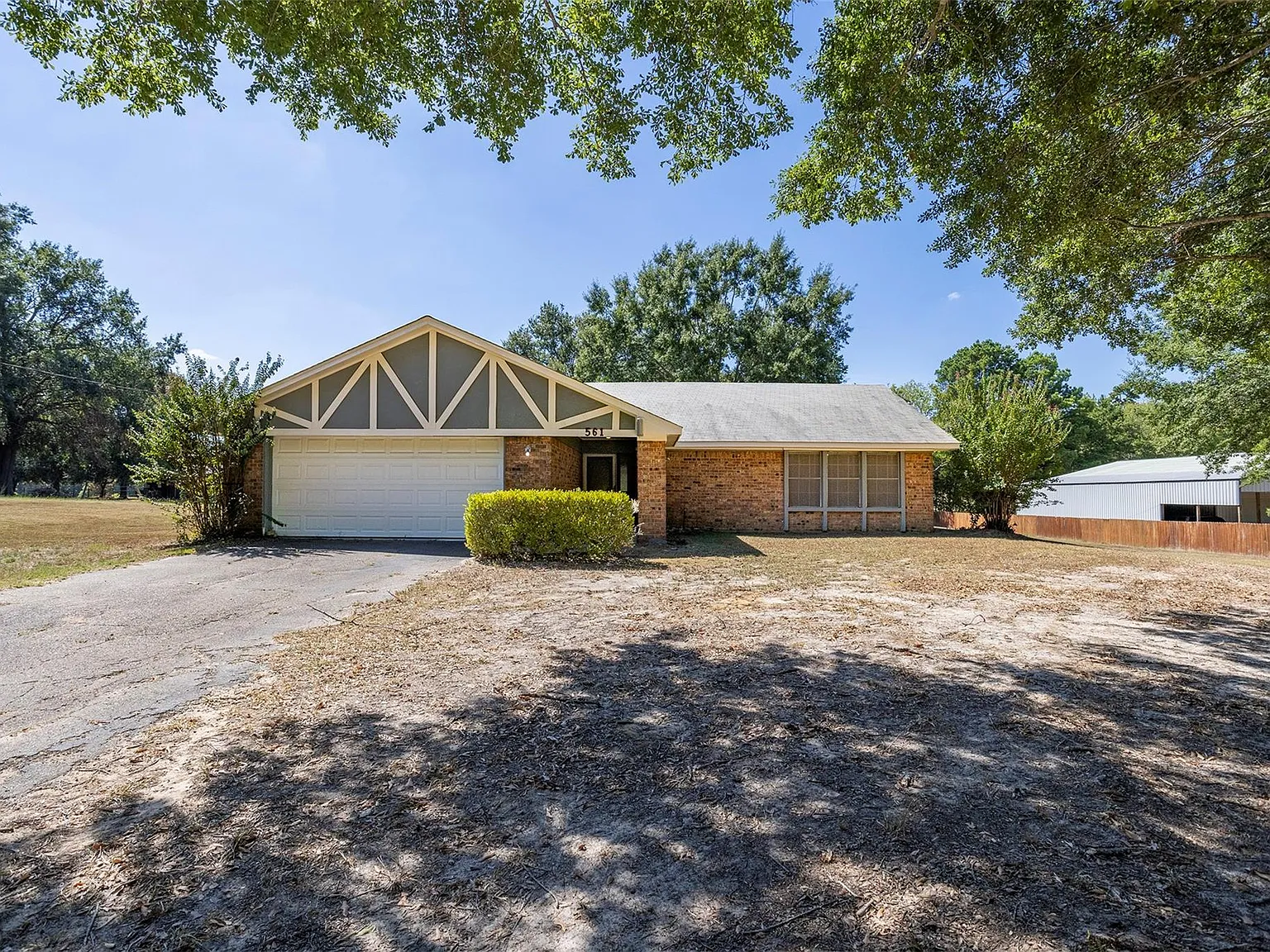 3 bed, 2.0 bath, 1851 sqft, $2,500 — Photo 1
