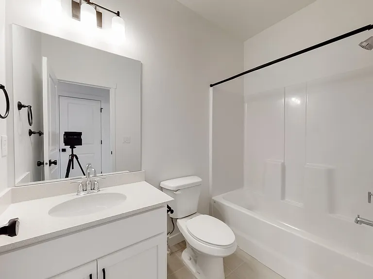 546 S 1040 W — Photo 23