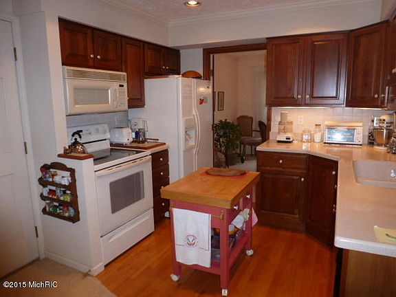 5th image of 1728 Redwood Dr