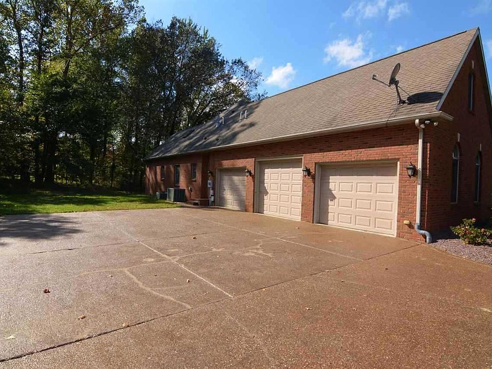 2nd image of 1000 Wyngate Ct