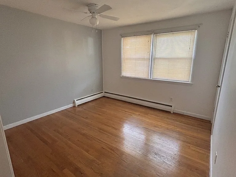 10 Imperial Dr — Photo 13
