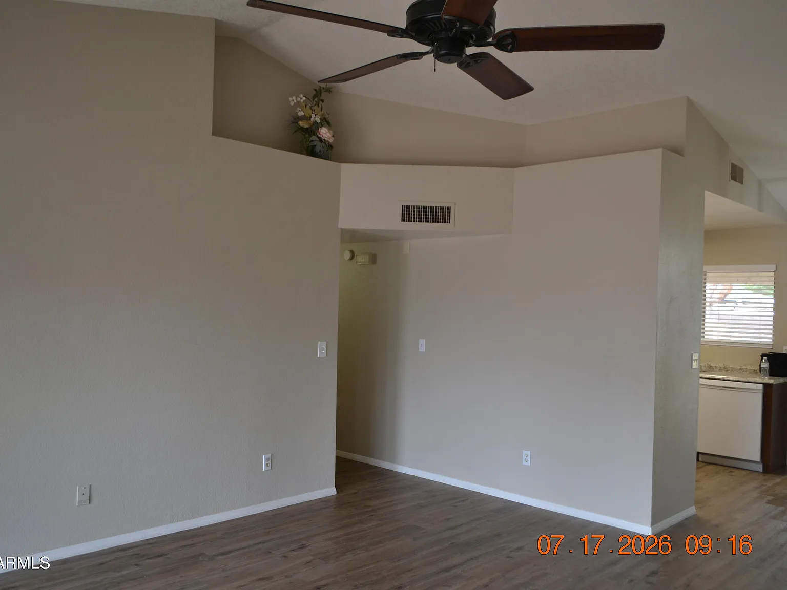 3 bed, 2.0 bath, 1168 sqft, $1,895 — Photo 4