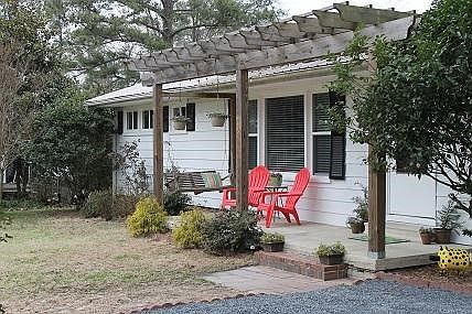 411 SS Front Porch