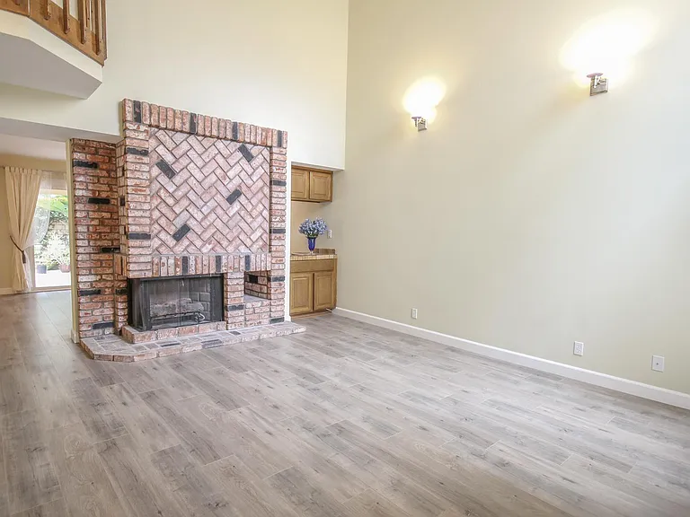 405 Genoa St #2 — Photo 7