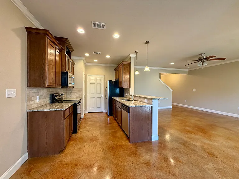 2915 Savannah Ct — Photo 5