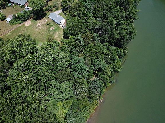 2nd image of 1111 Little Paradise Ln