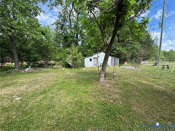 3rd image of 303 Purdy Rd