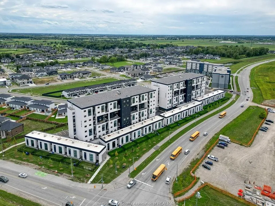 4300 Laurier Pkwy #215