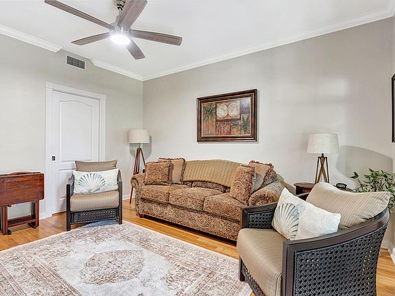 5th image of 216 Barcelona Drive