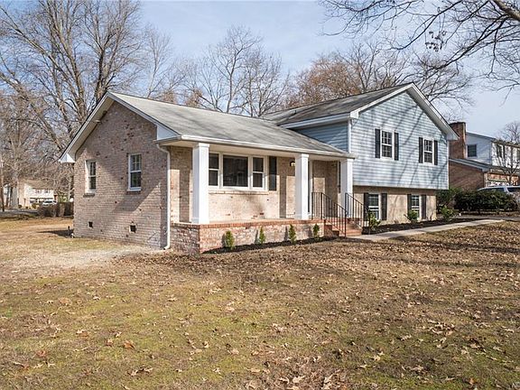 2nd image of 3842 Castlebury Dr