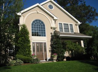 786 Bogert Rd, River Edge, NJ 07661