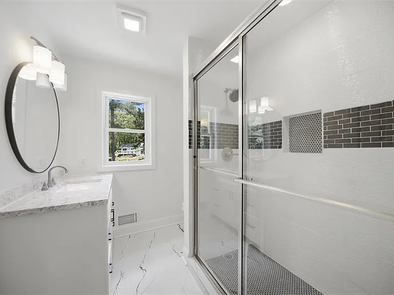 1073 Grayson Pkwy — Photo 24