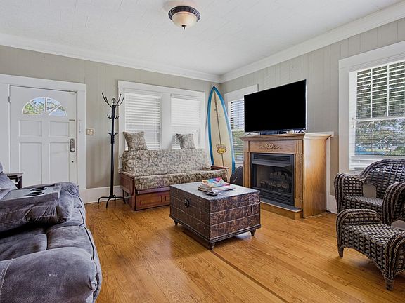 3rd image of 1731 Elms St