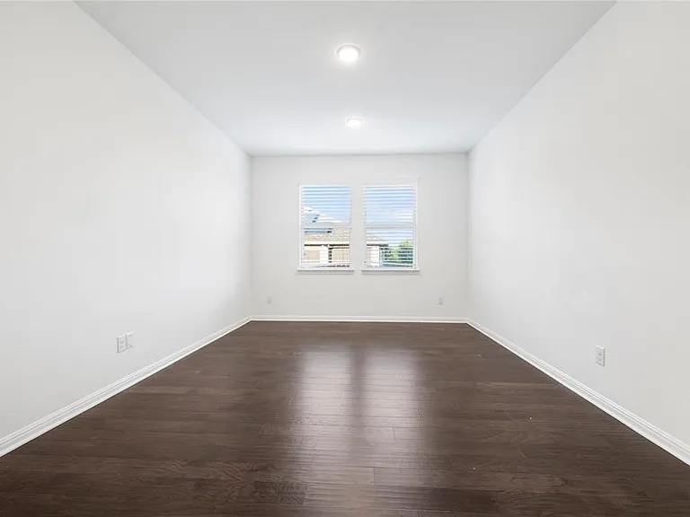 5146 Veranda Ter — Photo 2