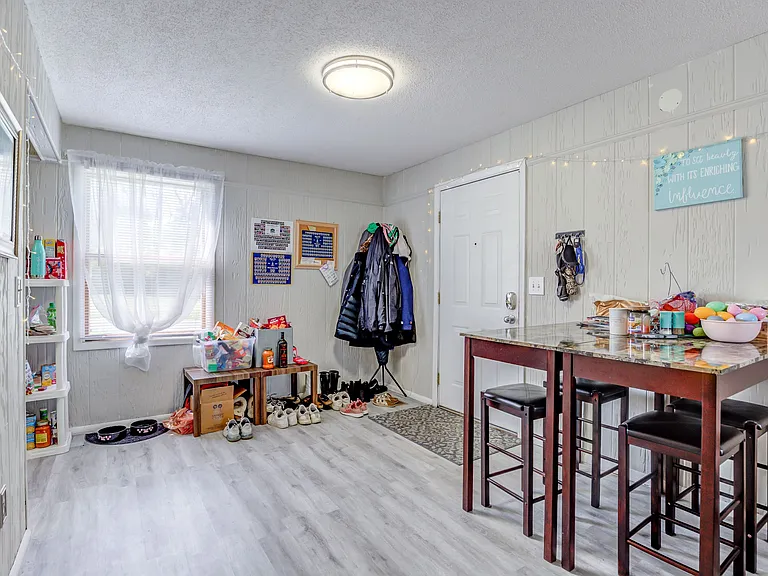 110 Homestead Ave — Photo 11