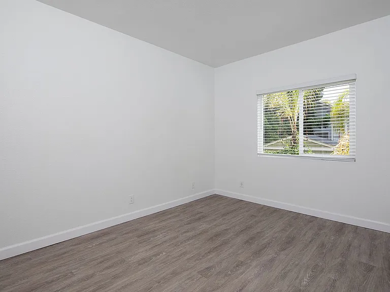 Golden Pacific Apartments — Photo 28