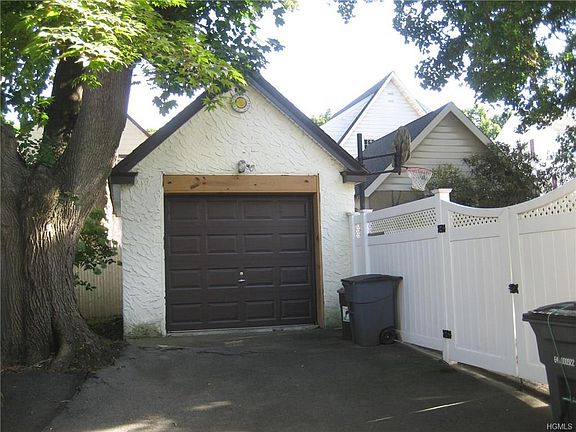4th image of 5 Benedict Ave