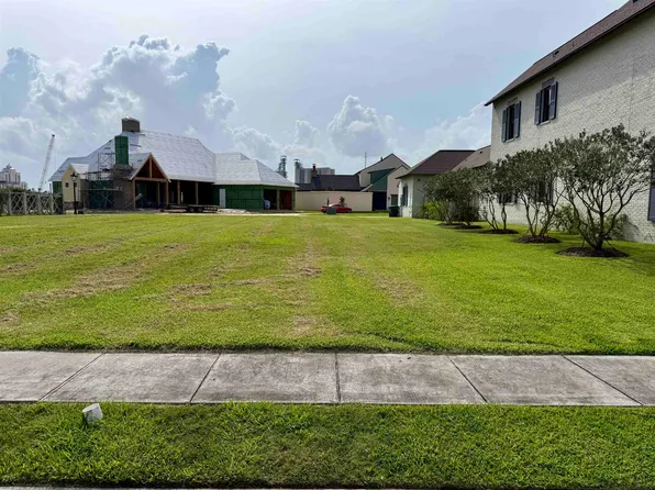 2435 Burton Dr, Lake Charles, LA 70601